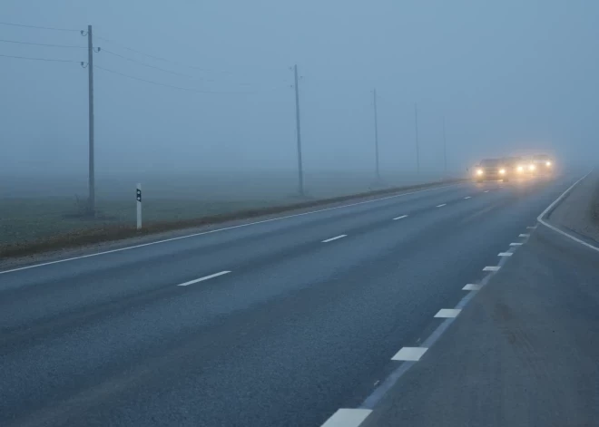 В Салдусском крае водитель без прав и на авто без зимних покрышек сбил пожилого человека