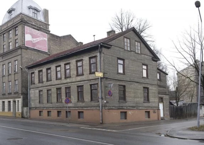 Сбил пешехода на ул. Лачплеша и скрылся - полиция ищет свидетелей ДТП в Риге