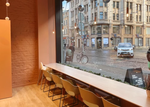 Skats no bistro BALTS uz Kr. Barona ielu.