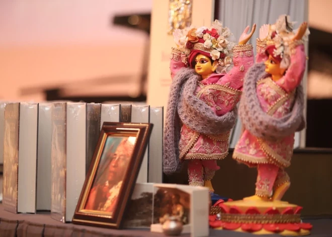 Bhagavad-Gīta atvēršanas svētki.