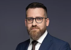 Zvērināts advokāts Benno Butulis.