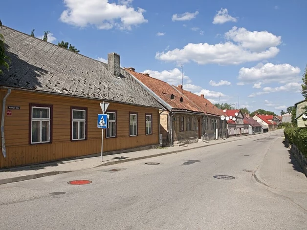 Aizputes vecā katoļu baznīca Kuldīgas ielas sākumā, kura tika iesvētīta 1956. gadā, no ārpuses atgādināja parastu koka dzīvojamo māju.