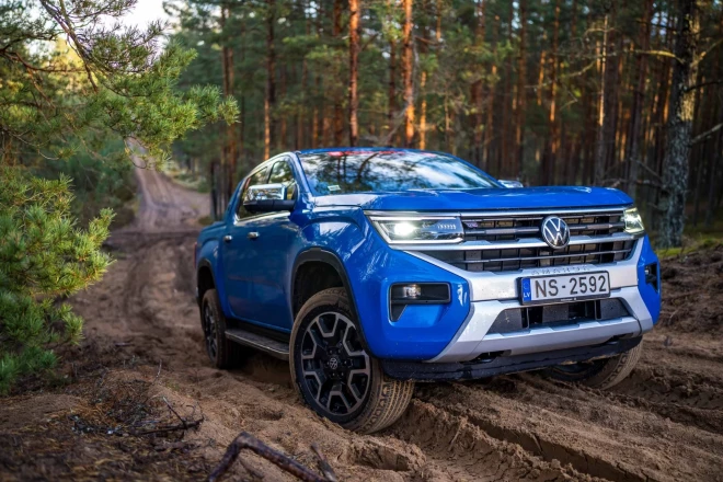 Gada bezceļu auto - "Volkswagen Amarok". 