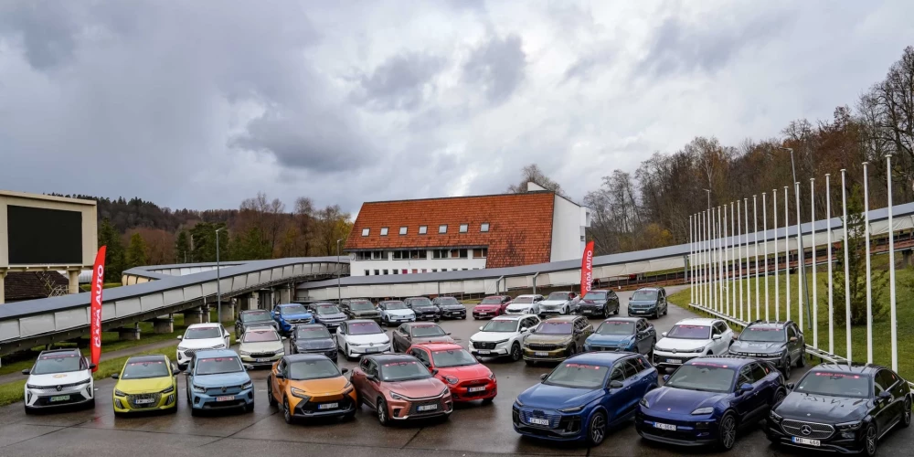 Uz Gada auto titulu šogad pretendēja 32 automašīnas.