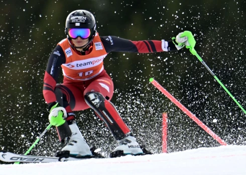 Latvijas vadošā kalnu slēpotāja Dženifera Ģērmane uz ilgāku laiku izkritusi sacensību aprites.