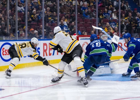 "Canucks" ar 1:5 (0:2, 0:2, 1:1) piekāpās Bostonas "Bruins".