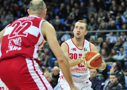 Rihards Kuksiks karjeras laikā pārstāvējis dažādus Eiropas basketbola grandus.