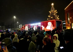 Ничего себе! Посмотреть на рождественский грузовик Coca-Cola пришло более 20 000 человек