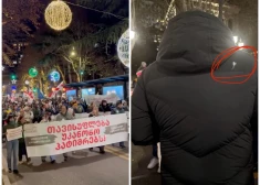 Protesta akcijas laikā pie parlamenta ēkas kāds vīrietis mēģināja ar skrūvgriezi iedurt opozīcijas līderim Giorgijam Vašadzem kaklā.