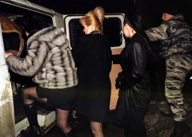 Pelna vairāk nekā okupantu ģenerāļi – prostitūcija Krievijas sagrābtajās Ukrainas daļās zeļ un plaukst