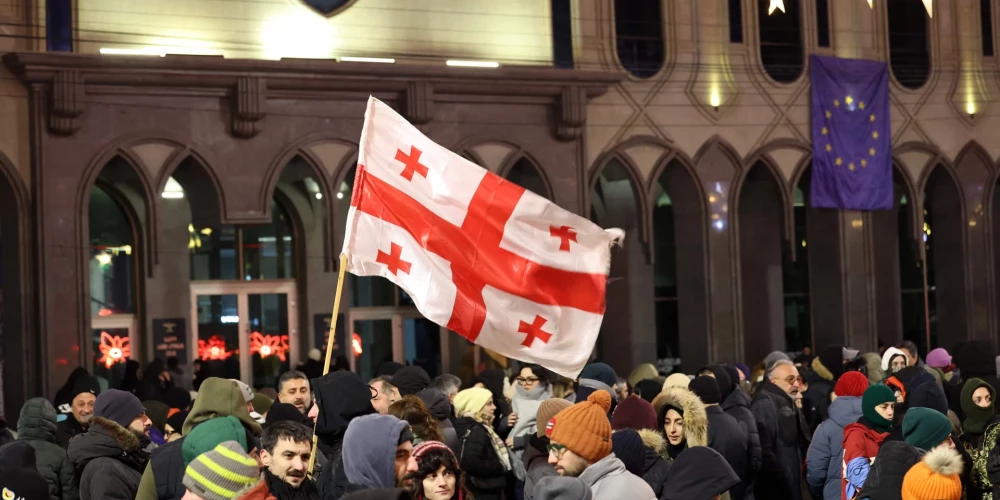  Protestētāji ir apņēmības pilni turpināt demonstrācijas līdz jaunu vēlēšanu sarīkošanai.