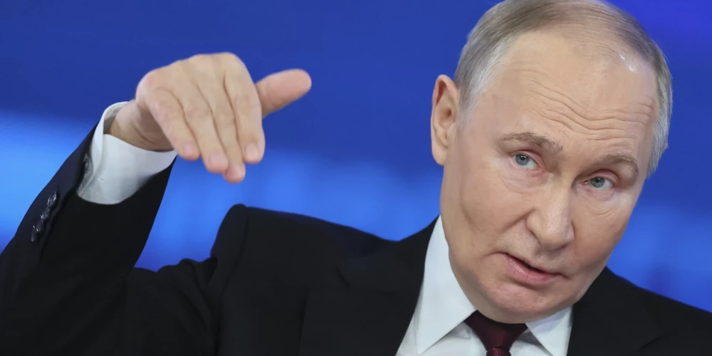 Krievijas prezidents Vladimirs Putins atbild uz žurnālistu jautājumiem 2024. gada 19. decembrī Maskavā.
