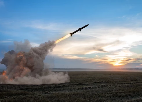 Krievu raķetei "Iskander" trāpot Harkivas apgabalā, nogalināti trīs cilvēki.