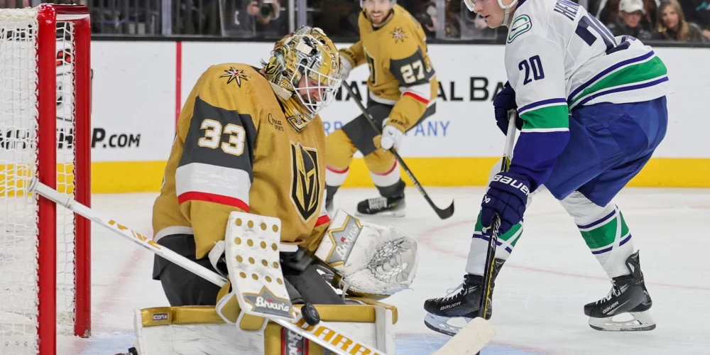 "Canucks" viesos ar 1:3 (1:0, 0:1, 0:2) zaudēja Vegasas "Golden Knights". 