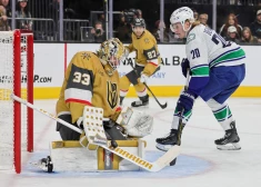 "Canucks" viesos ar 1:3 (1:0, 0:1, 0:2) zaudēja Vegasas "Golden Knights". 