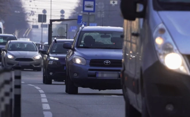 Ražotāja garantija attiecas uz visu automobili, izņemot dilstošās daļas, akumulatorus u. tml.