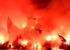 "Ajax" fani Eiropas līgas spēlē pret Romas "Lazio" tribīnēs sarīkoja īstu uguņošanu.