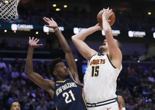 Jokičs saņemas pēc gausa sākuma un nokārto uzvaru pret "Pelicans"