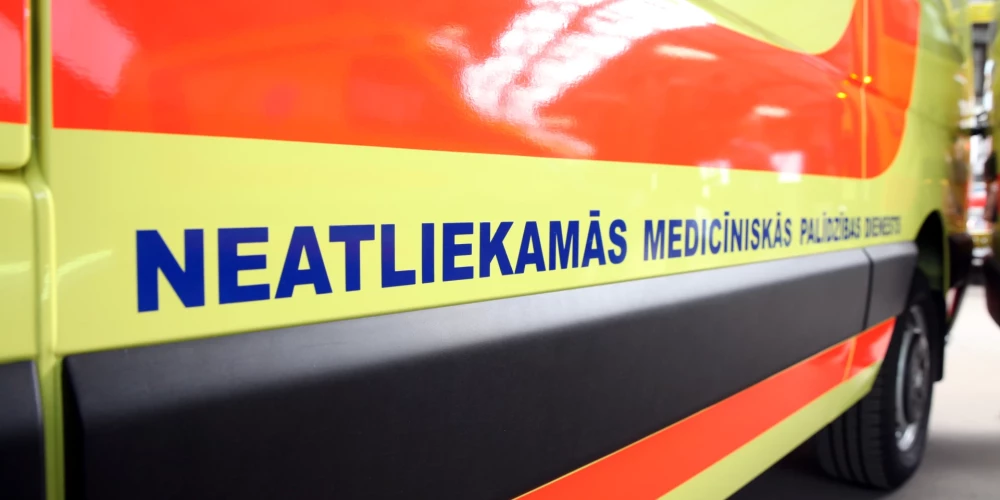 Neatliekamās medicīniskās palīdzības operatīvais transportlīdzeklis.