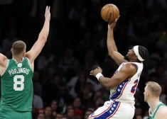 Porziņģis gūst potītes traumu, "Celtics" piekāpjas "76ers"