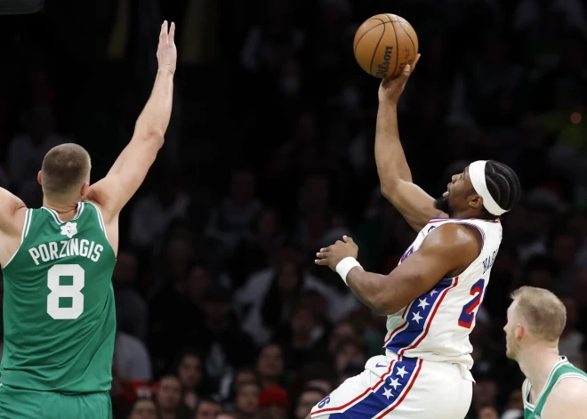 Porziņģis gūst potītes traumu, "Celtics" piekāpjas "76ers"