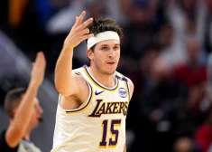 Rīvzss ar "triple-double" nodrošina "Lakers" uzvaru pār "Warriors"