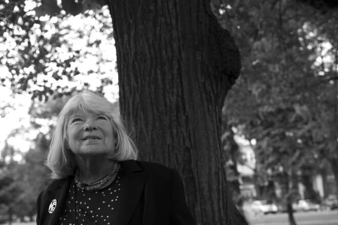 Roze Stiebra dzimusi 1942. gada 17. martā un savas dzīves laikā kļuvusi par vienu no ikoniskākajām figūrām Latvijas animācijas pasaulē.