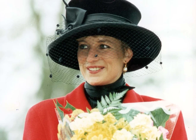 Princese Diāna ienīda Ziemassvētkus ar karalisko ģimeni, dēvējot tos par "biedējošiem"