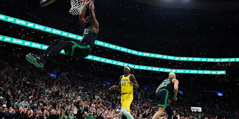 "Celtics" rindās savu sezonas rezultatīvāko spēli aizvadīja Džeilens Brauns, kurš guva 44 punktus.