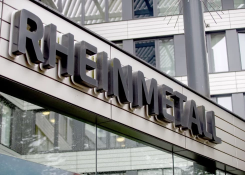 "Rheinmetall" logotips pie galvenās mītnes Diseldorfā (foto: Scanpix / dpa / picture-alliance)