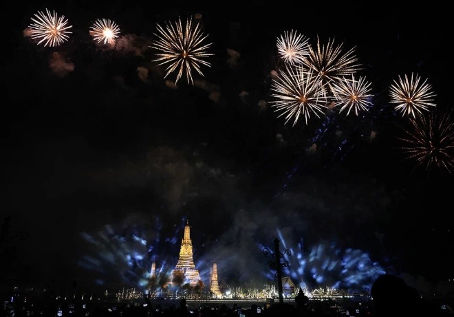 Jaungada uguņošana Taizemes galvaspilsētā Bangkokā.