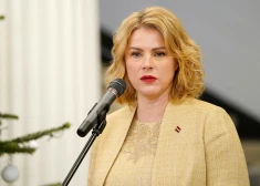 Siliņa savā uzrunā atzīmēja vairākus Latvijas iedzīvotājiem aktuālus notikumus un iniciatīvas, kurās nākamgad aicina iesaistīties. 