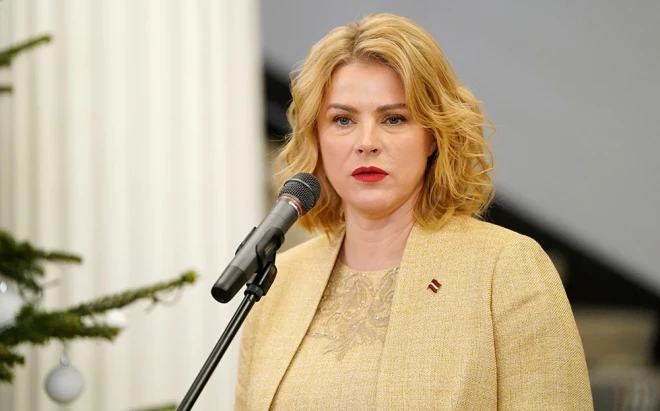 Siliņa savā uzrunā atzīmēja vairākus Latvijas iedzīvotājiem aktuālus notikumus un iniciatīvas, kurās nākamgad aicina iesaistīties.