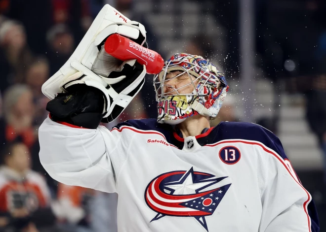 Merzļikins atvaira 32 metienus "Blue Jackets" uzvarā