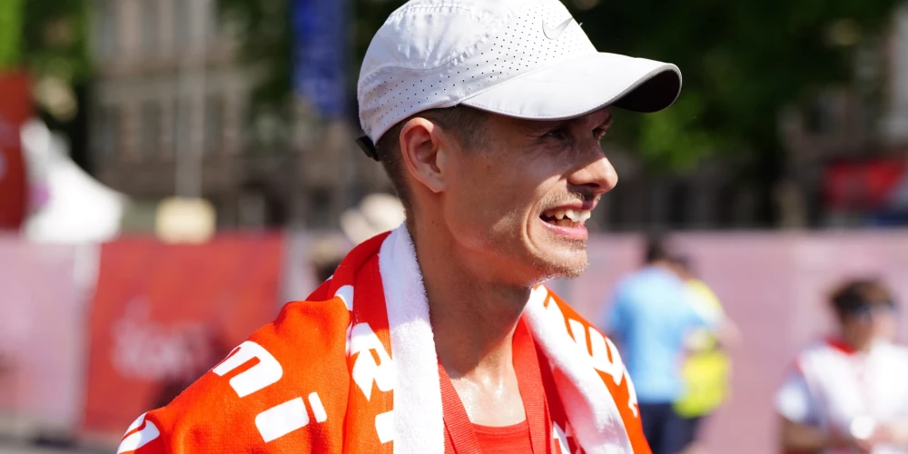  Latvijas skrējējs Dmitrijs Serjogins.