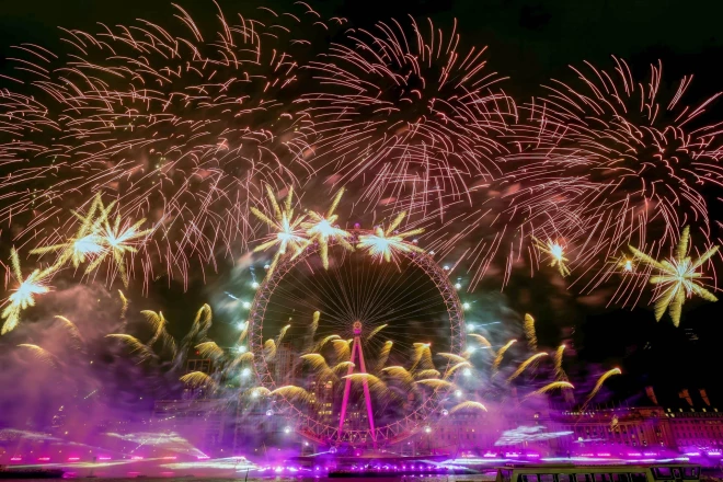 Салют в Лондоне.