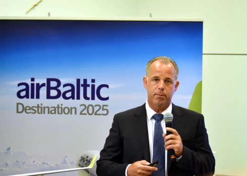 "airBaltic" valdes priekšsēdētājs Martins Gauss atklāj, ka par dzinēju apkopes kavēšanos "airBaltic" saņēmusi īsi pirms Ziemassvētkiem.