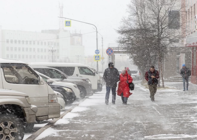 Oranžais brīdinājums: Latvijas rietumos naktī gaidāms spēcīgs putenis