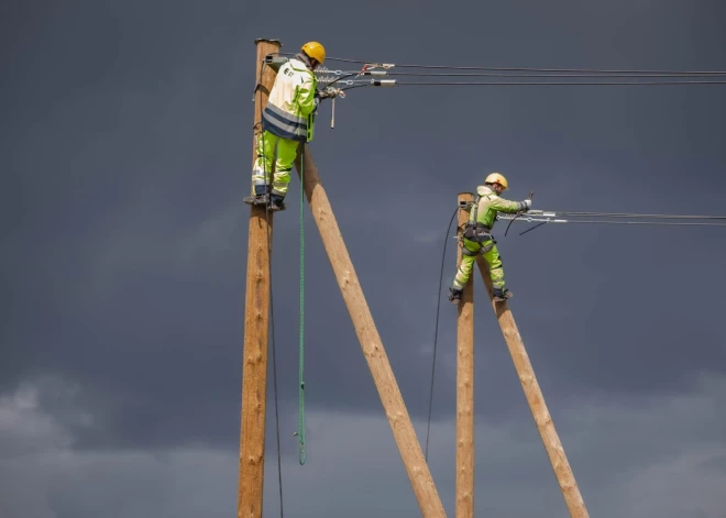 "Sadales tīkls" aicina gatavoties vētrai un iespējamiem elektroapgādes pārtraukumiem