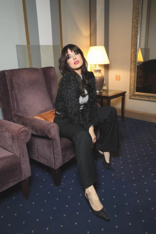 Lai sevi izzinātu, Dita atbildes meklējusi dažādās sieviešu nodarbībās.