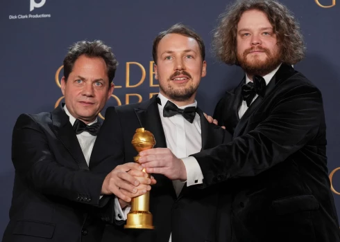 "Zelta globusu" balvu ceremonijā ar labākās animācijas filmas balvu godalgota latviešu režisora Ginta Zilbaloža filma "Straume".