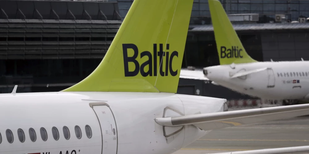 Latvijas valdību veidojošās partijas šodien koalīcijas sanāksmē plāno spriest par lidsabiedrības "airBaltic" vadības maiņu.