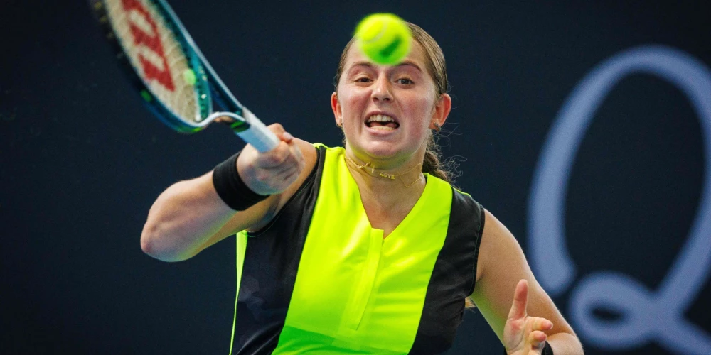 Aļona Ostapenko turpina gatavoties sezonas pirmajam "Grand Slam" turnīram "Australian Open".