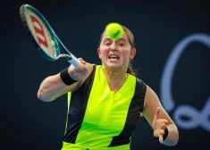 Aļona Ostapenko turpina gatavoties sezonas pirmajam "Grand Slam" turnīram "Australian Open".