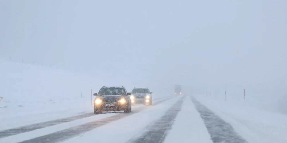 Viena no galvenajām prioritātēm ir nulles tolerances politikas ieviešana attiecībā uz ātruma pārsniegšanu līdz 10 km/h. Šī iecere paredz stingrāku uzraudzību un sodu piemērošanu, lai mazinātu nelegālo ātruma pārsniegšanu, kas ir būtisks satiksmes negadījumu cēlonis.