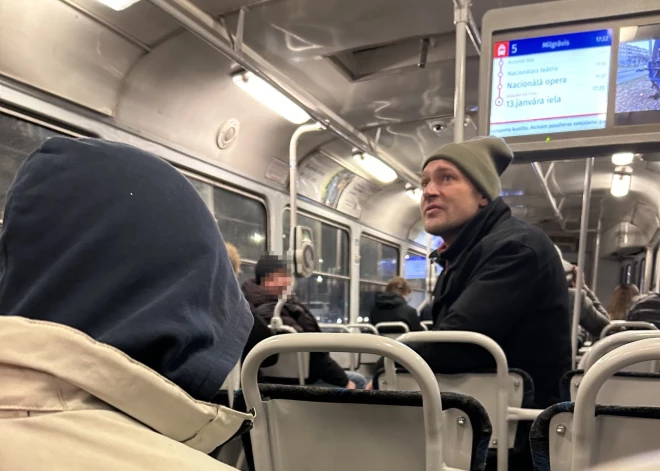 Policija lūdz atpazīt agresīvu vīrieti 5. tramvaja maršrutā