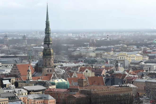 Jau kādus trīsdesmit gadus ik pa laikam uzvirmo idejas par klasiskas mošejas būvniecību Latvijā, bet līdz šim Rīga ir bijusi pasargāta no minareta torņa.