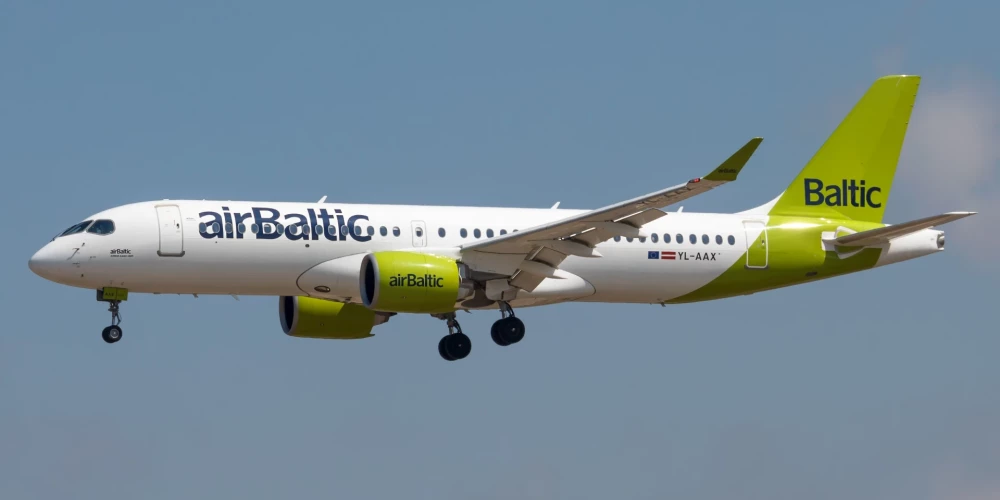 Koalīcija vēl nelemj par lidsabiedrības "airBaltic" vadības maiņu un gaidīs akcionāru sapulces lēmumus. 