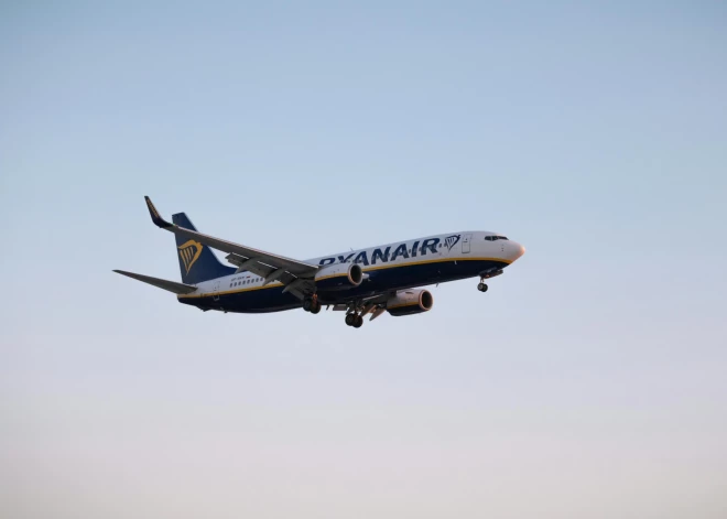 "Ryanair" lidmašīnai liegta nosēšanās Berlīnē, tā nolaidusies 250 kilometrus tālāk