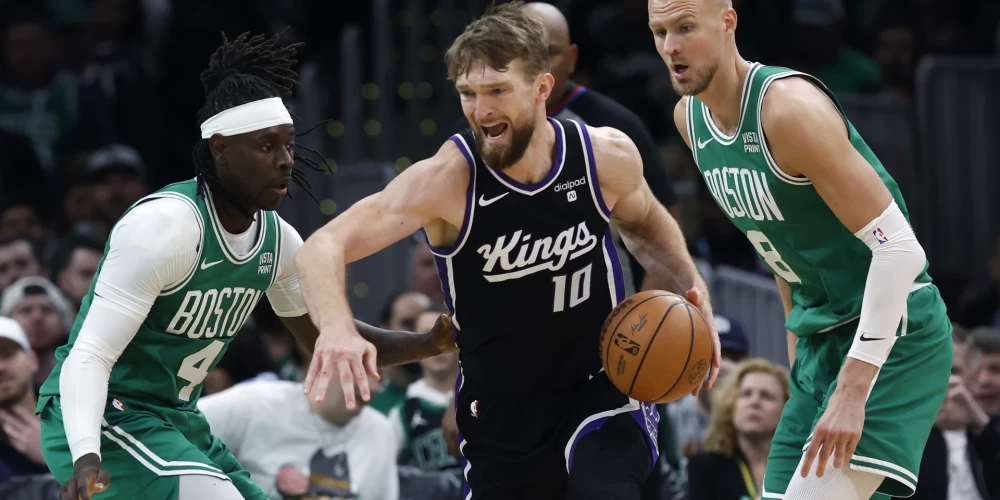 Sacramento "Kings" līderis Domants Sabonis pret NBA čempiones "Celtics" zvaigznēm Kristapu Porziņģi un Džrū Holideju